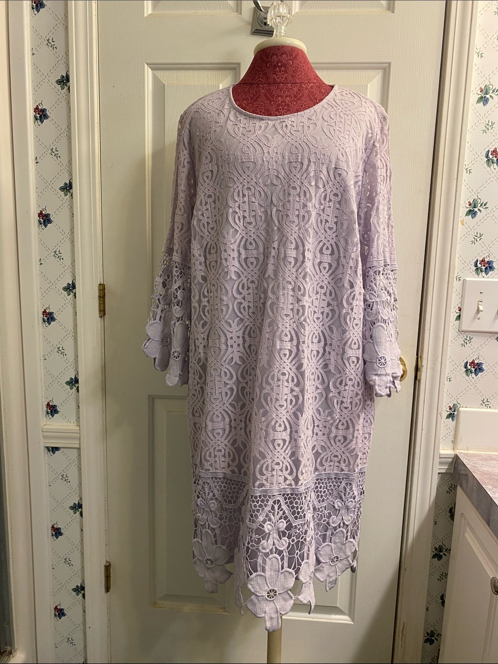 Kings Road 3X Lavender Scallop Lace Midi Dress with Floral Hem Event Wear
